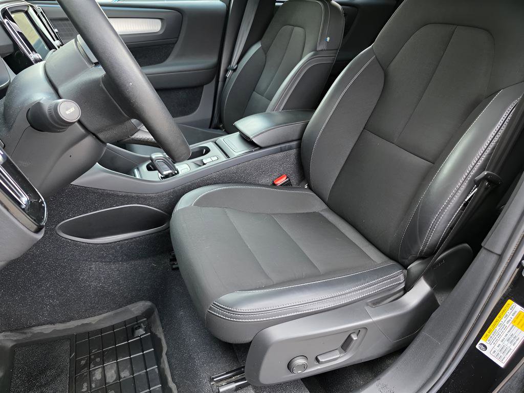 Used 2020 Volvo XC40 T5 Momentum image 19