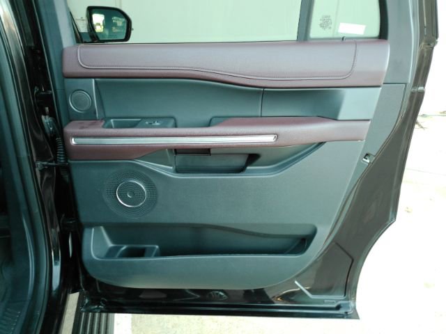 Used 2024 Ford Expedition Max Limited image 26