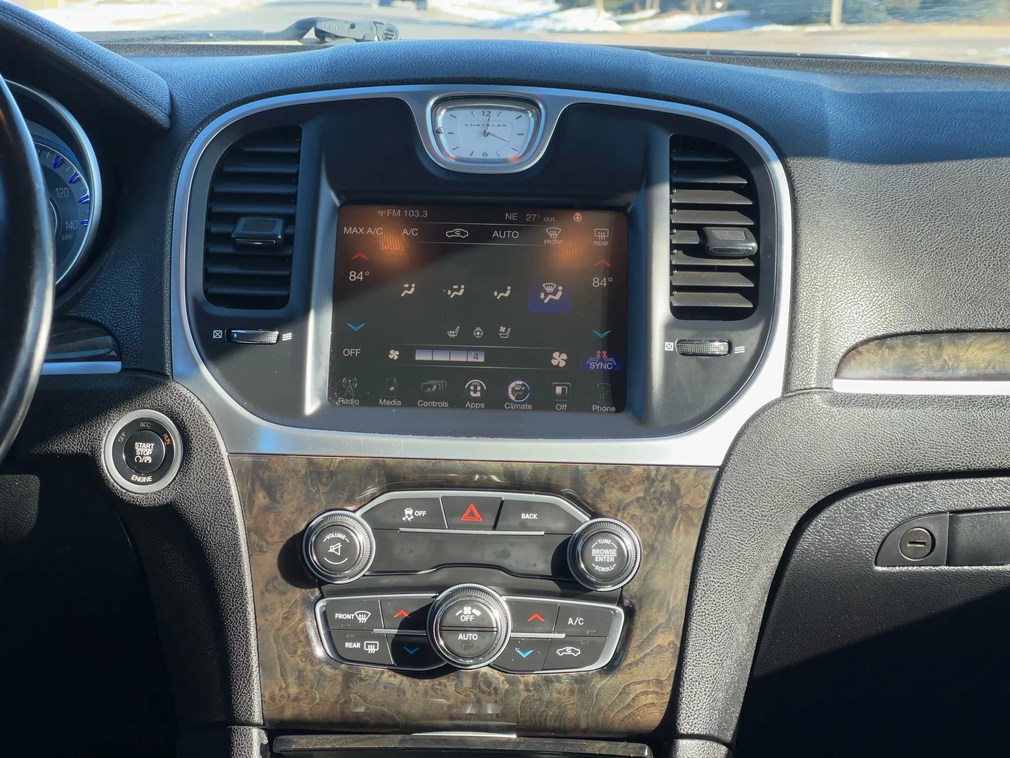 Used 2016 Chrysler 300 C image 27