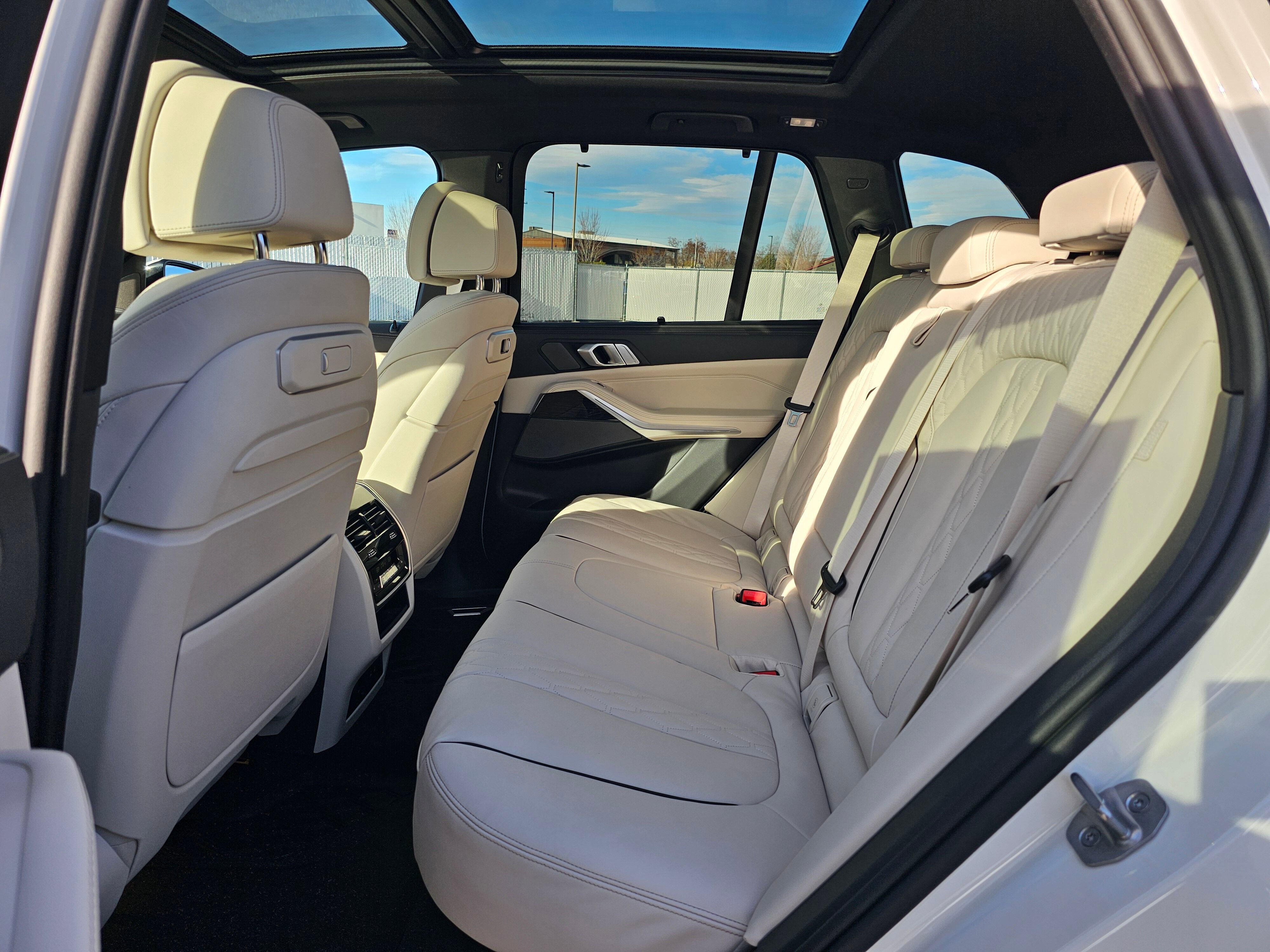 New 2026 BMW X5 xDrive40i w/ Executive Package image 13