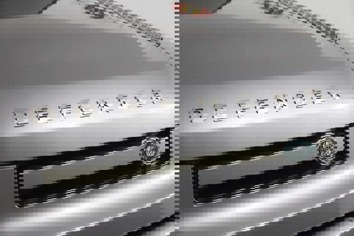 Used 2022 Land Rover Defender 110 X-Dynamic HSE image 17