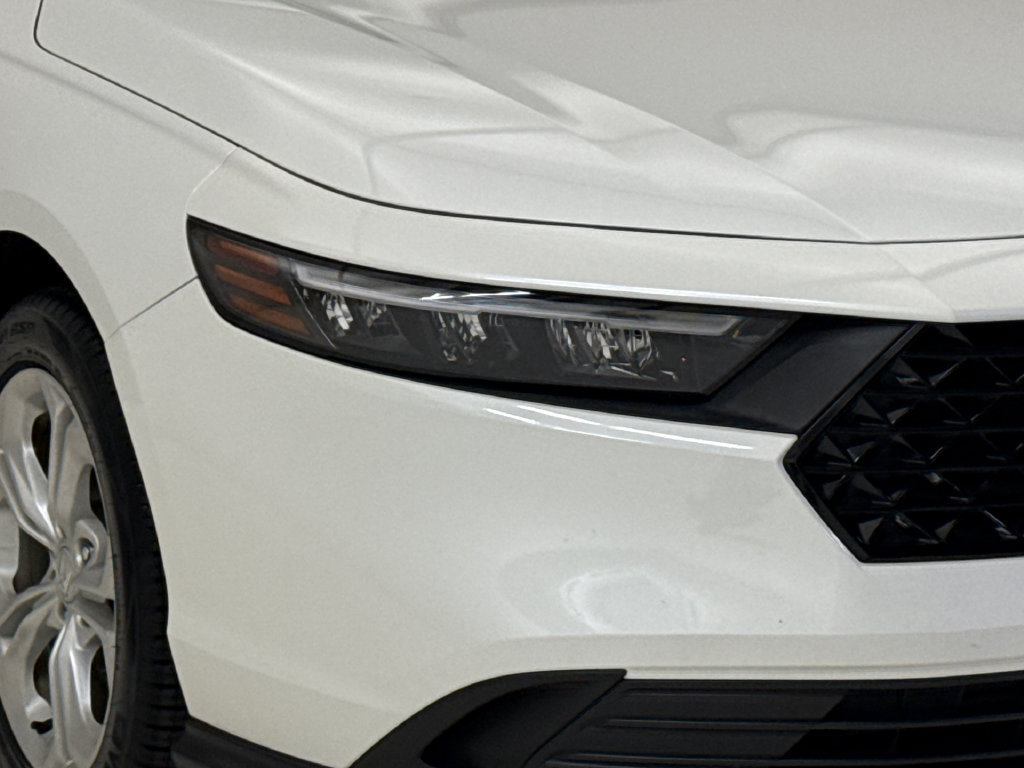 Certified 2023 Honda Accord LX image 5