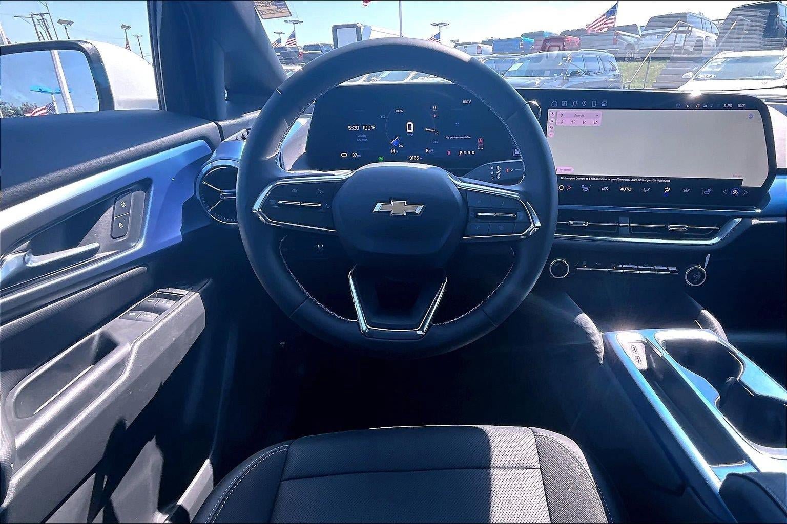 Used 2025 Chevrolet Equinox EV LT w/ Convenience Package FWD image 5