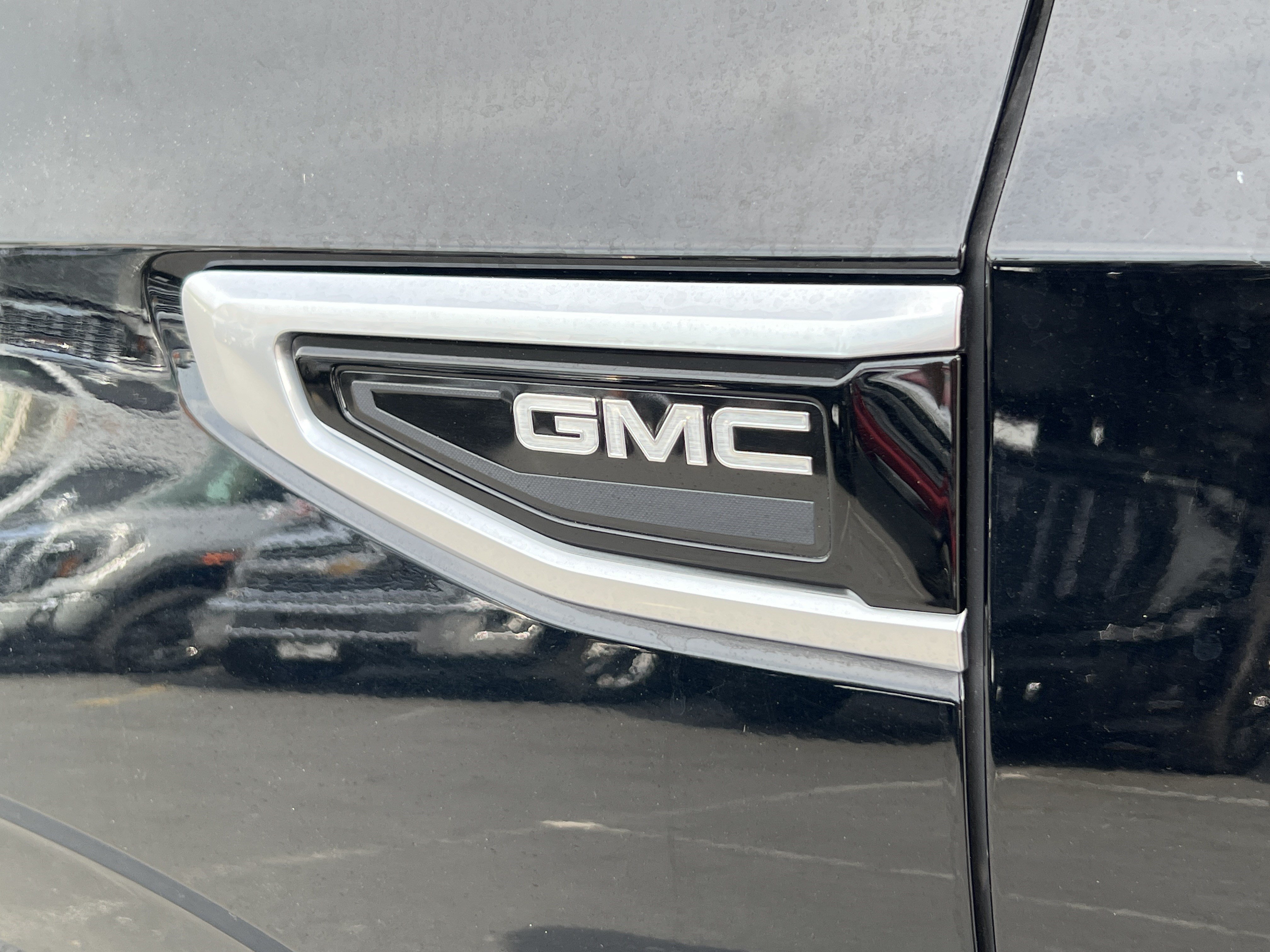 Used 2024 GMC Yukon XL Denali AWD/4WD image 10