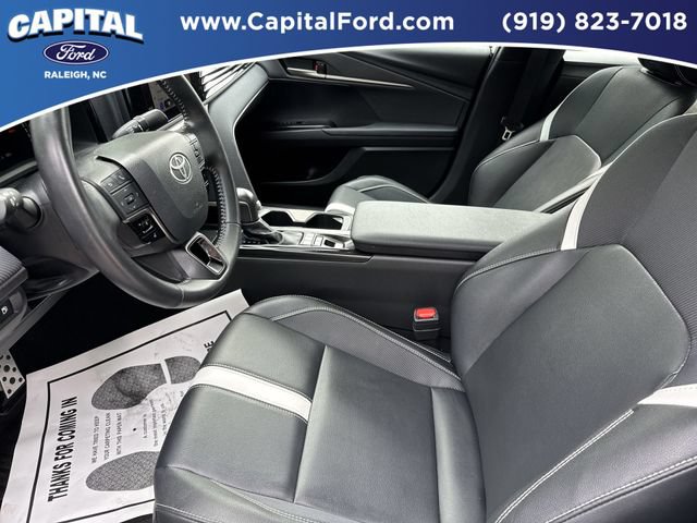 Used 2025 Toyota Camry SE w/ Convenience Package FWD image 19