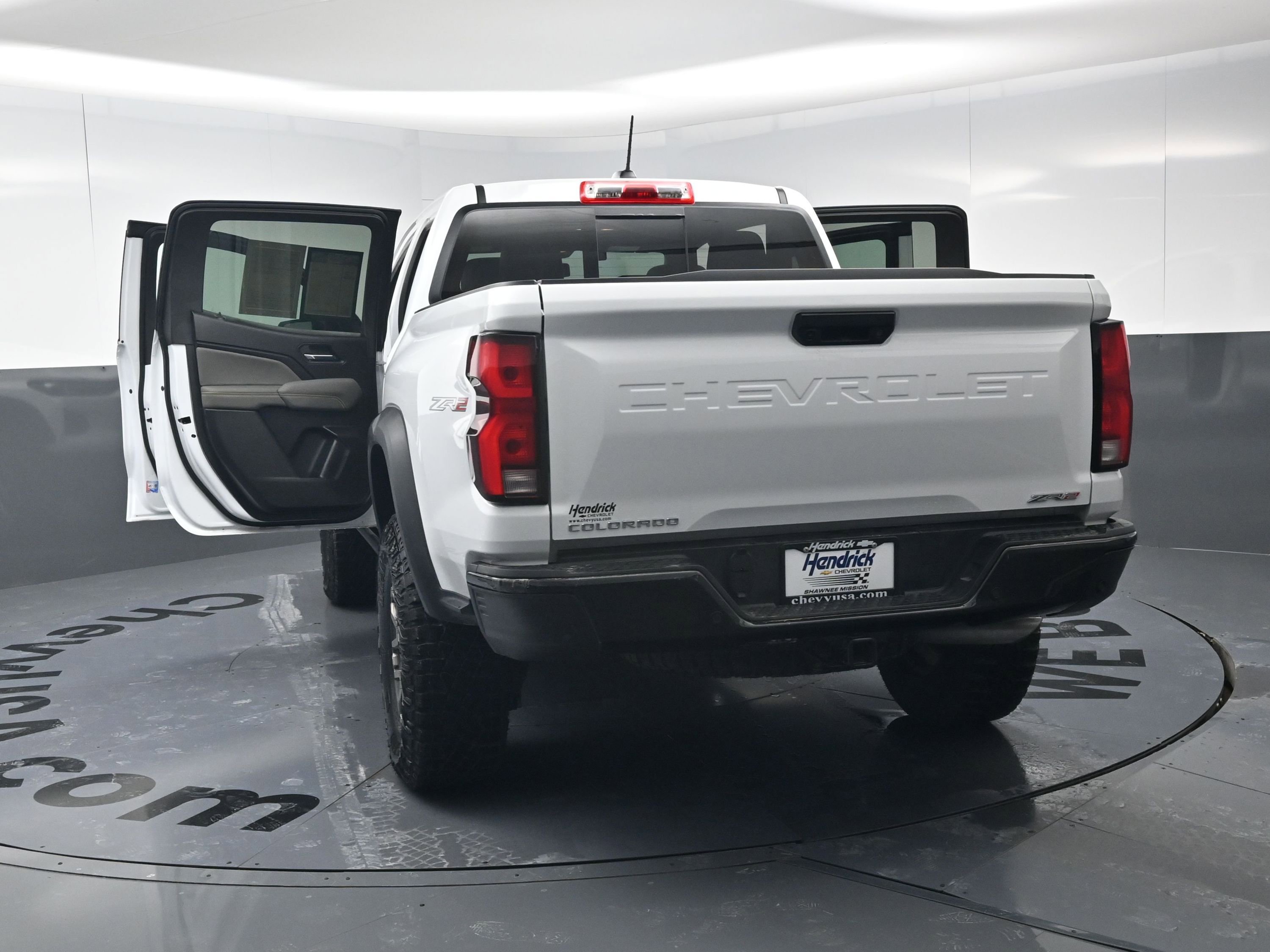 Used 2026 Chevrolet Colorado ZR2 w/ Technology Package AWD/4WD image 29