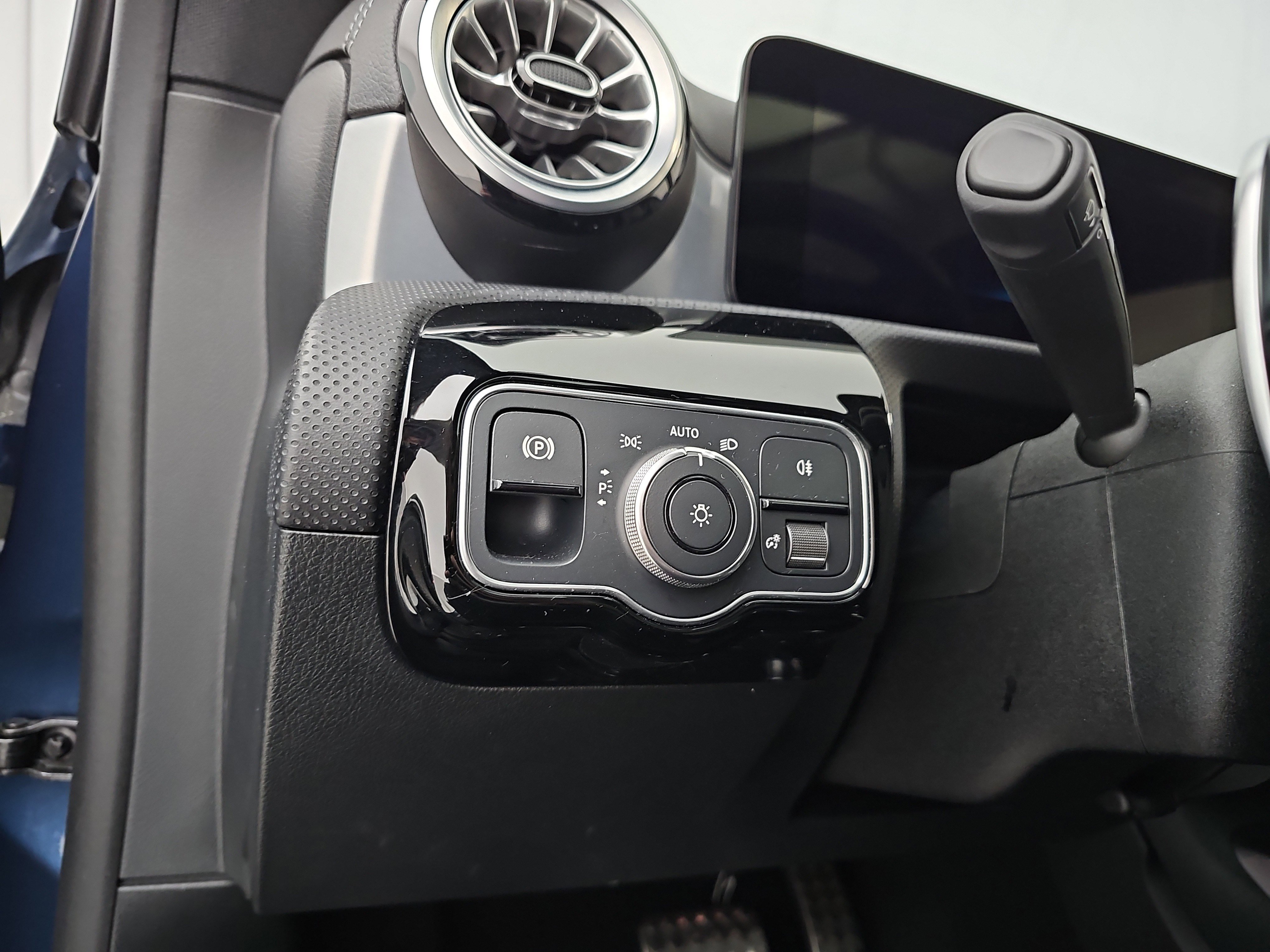 Used 2022 Mercedes-Benz CLA 35 AMG 4MATIC image 9