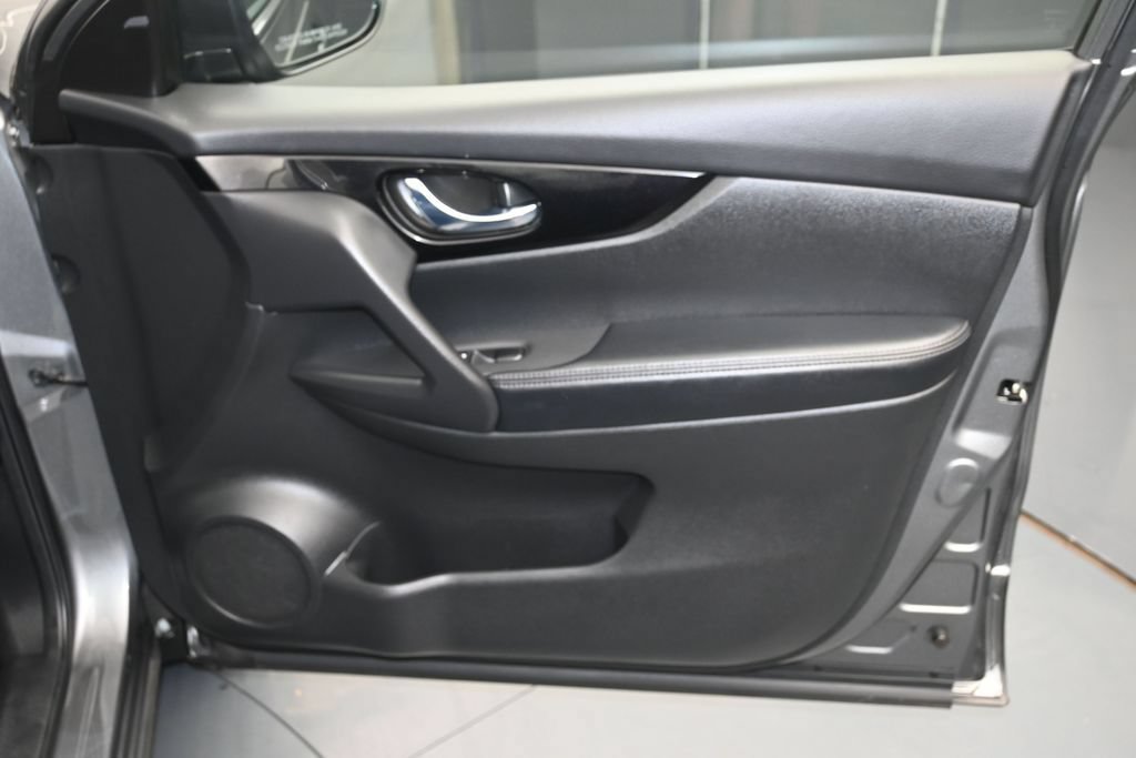Used 2019 Nissan Rogue Sport SV AWD/4WD image 17