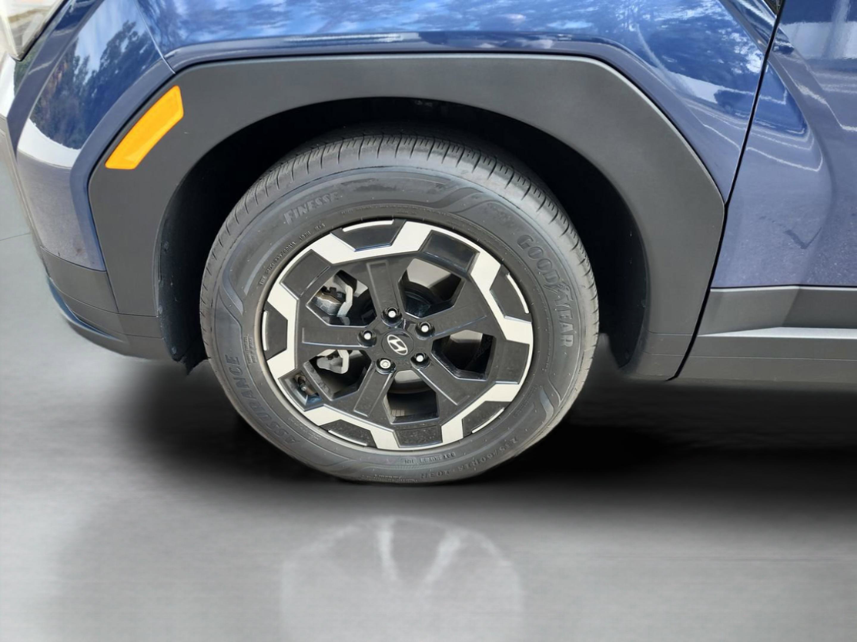 Certified 2025 Hyundai Santa Fe SEL image 32