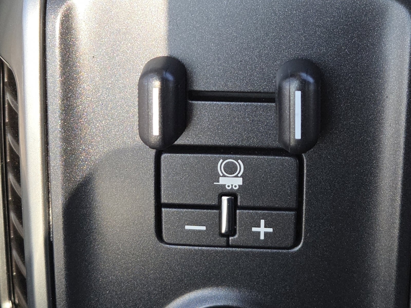 Used 2018 Chevrolet Silverado 1500 LT w/ All Star Edition image 5