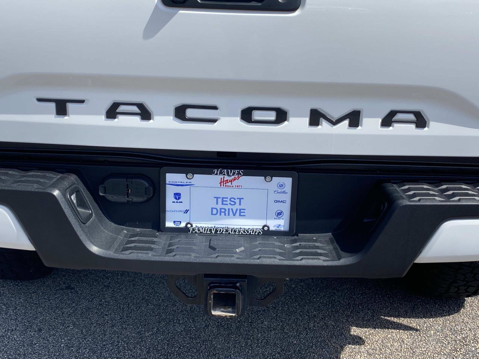 Used 2023 Toyota Tacoma SR AWD/4WD image 5
