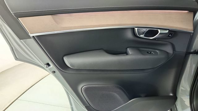 New 2026 Volvo XC90 B5 Plus w/ Protection Package Premier AWD/4WD image 28