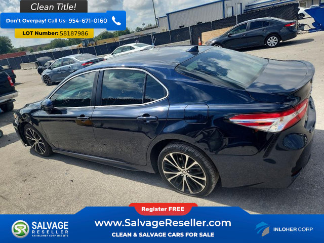 Used 2020 Toyota Camry SE FWD image 3
