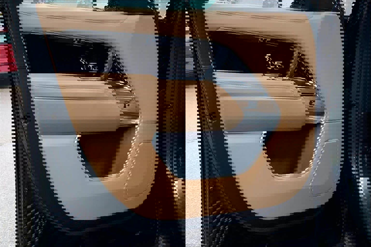 Used 2023 Land Rover Range Rover SE image 20