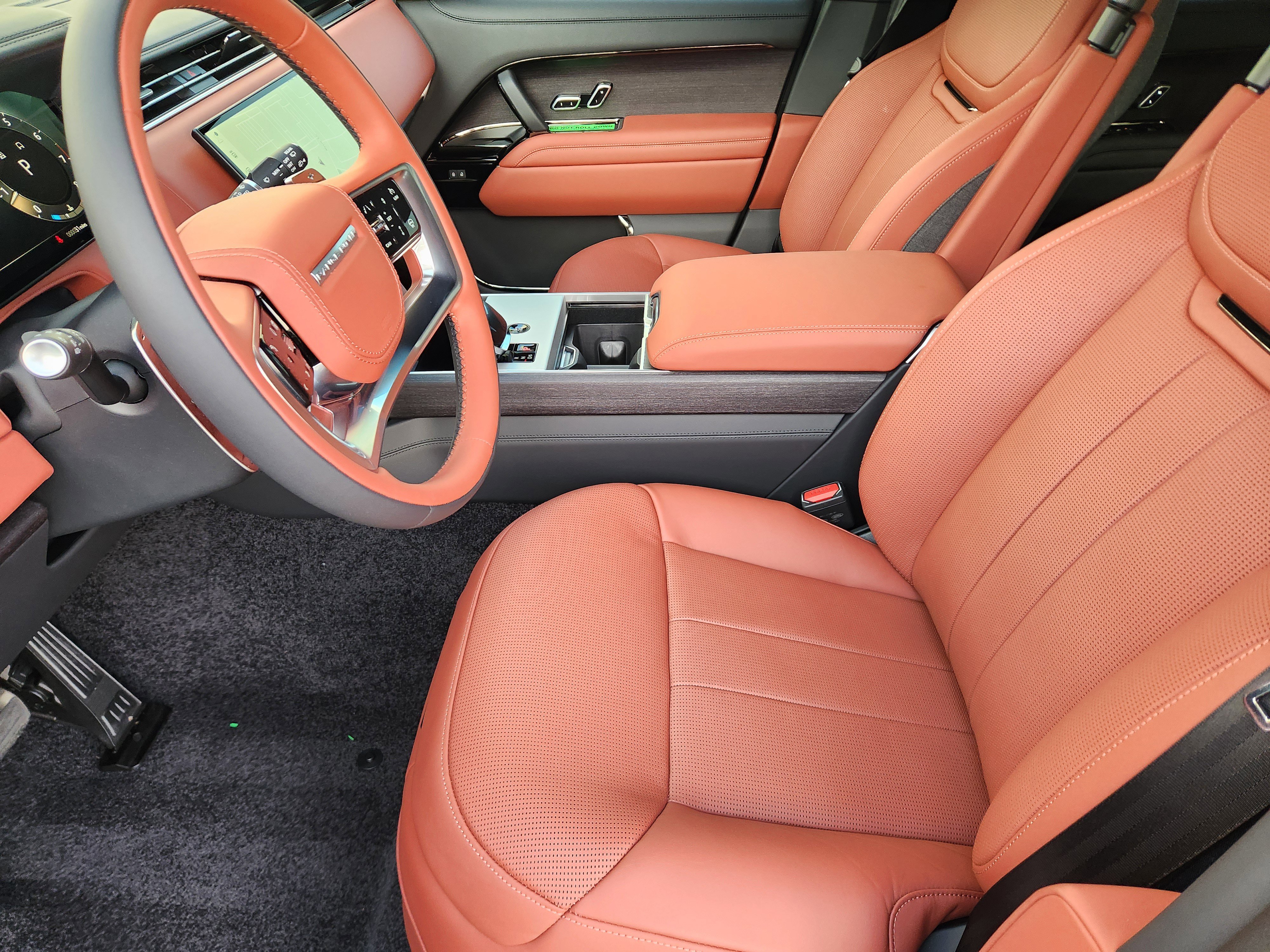 New 2025 Land Rover Range Rover SV image 12