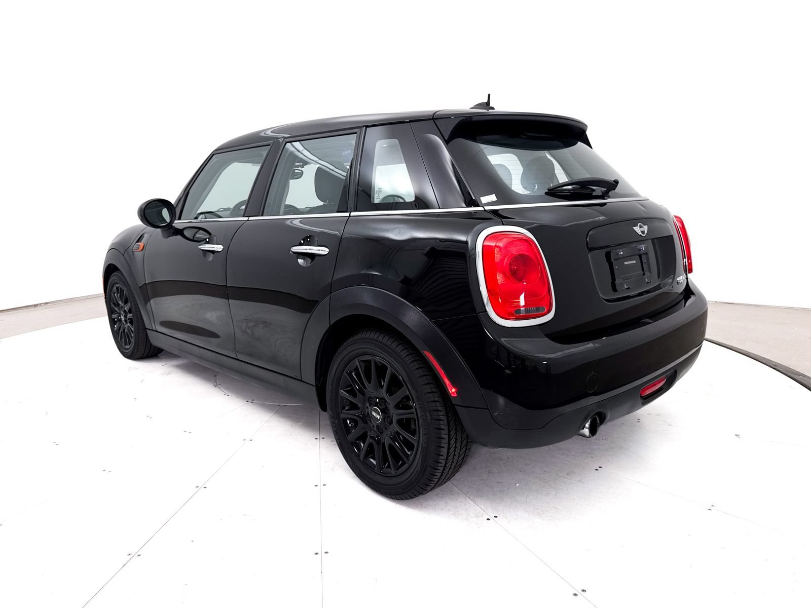 Used 2017 MINI Cooper 4-Door Hardtop FWD image 13