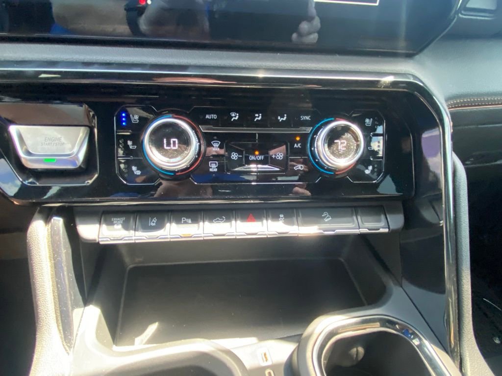 Used 2024 GMC Sierra 2500 AT4 w/ AT4 Preferred Package image 17