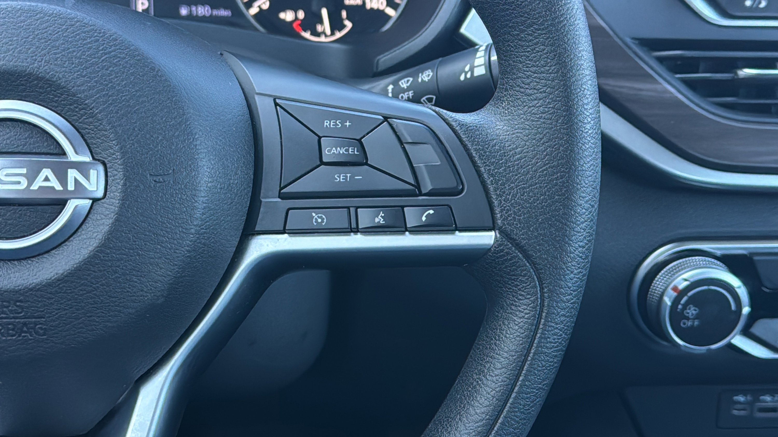 Used 2024 Nissan Altima 2.5 SV FWD image 14