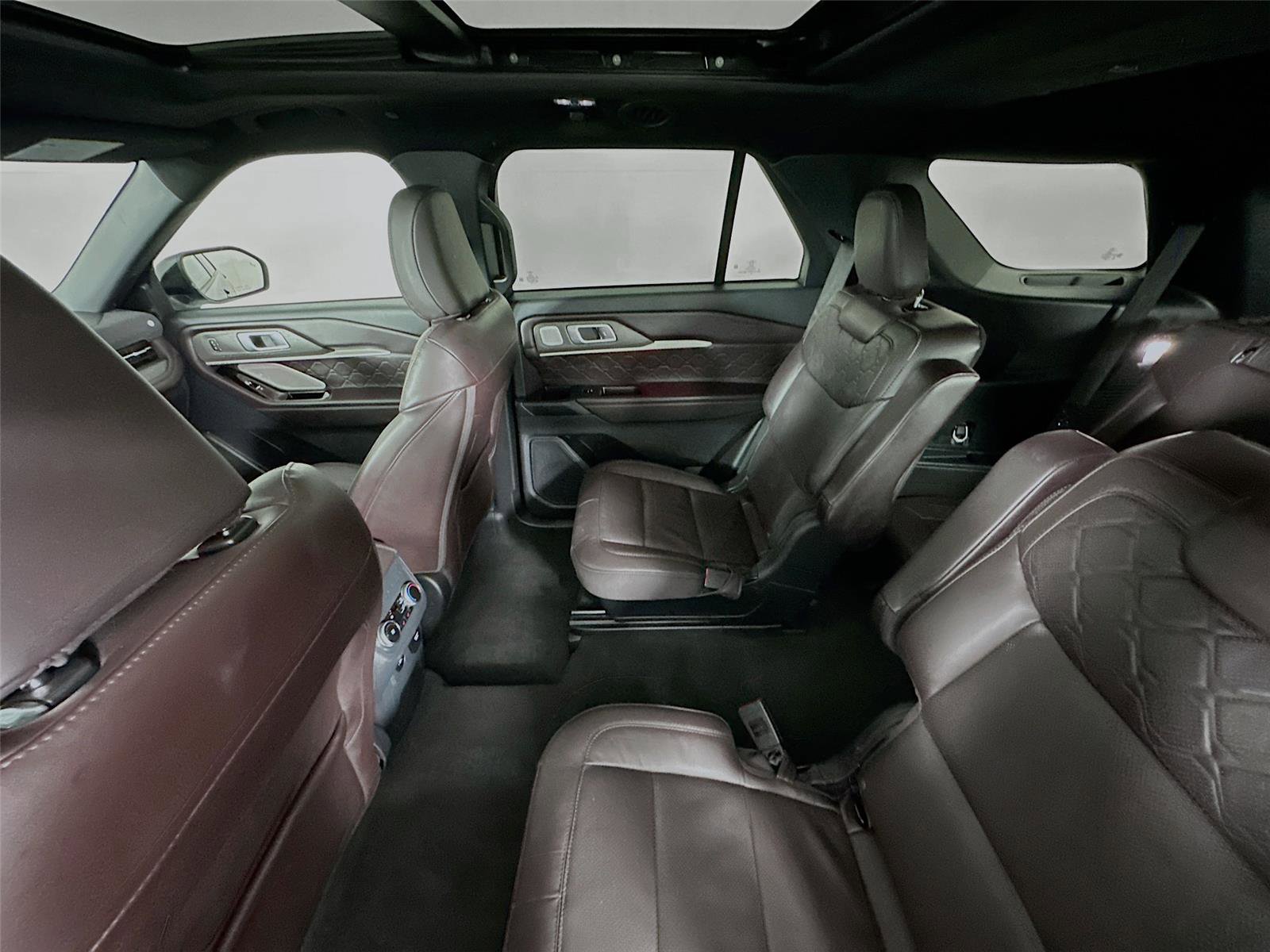 Used 2025 Ford Explorer Platinum w/ LUX Leather Package image 20