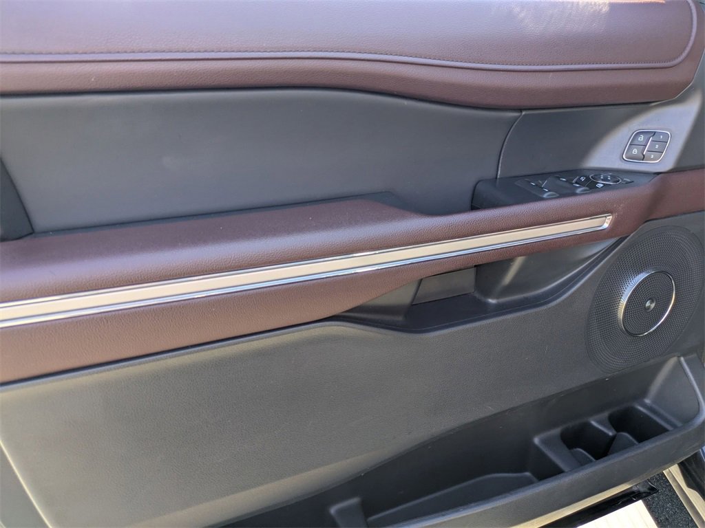 Used 2024 Ford Expedition Limited image 44