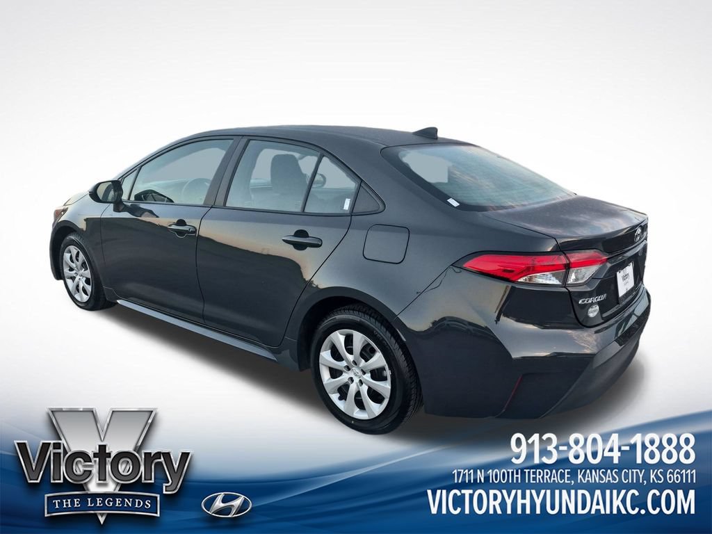 Used 2024 Toyota Corolla LE FWD image 3
