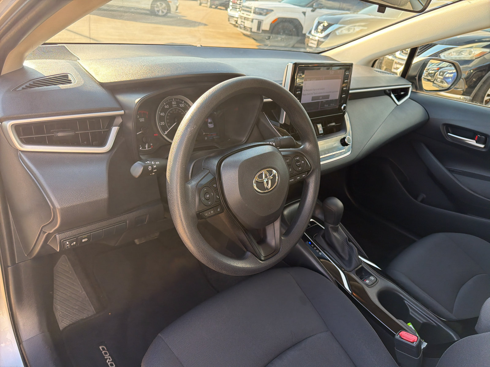 Used 2020 Toyota Corolla LE FWD image 30