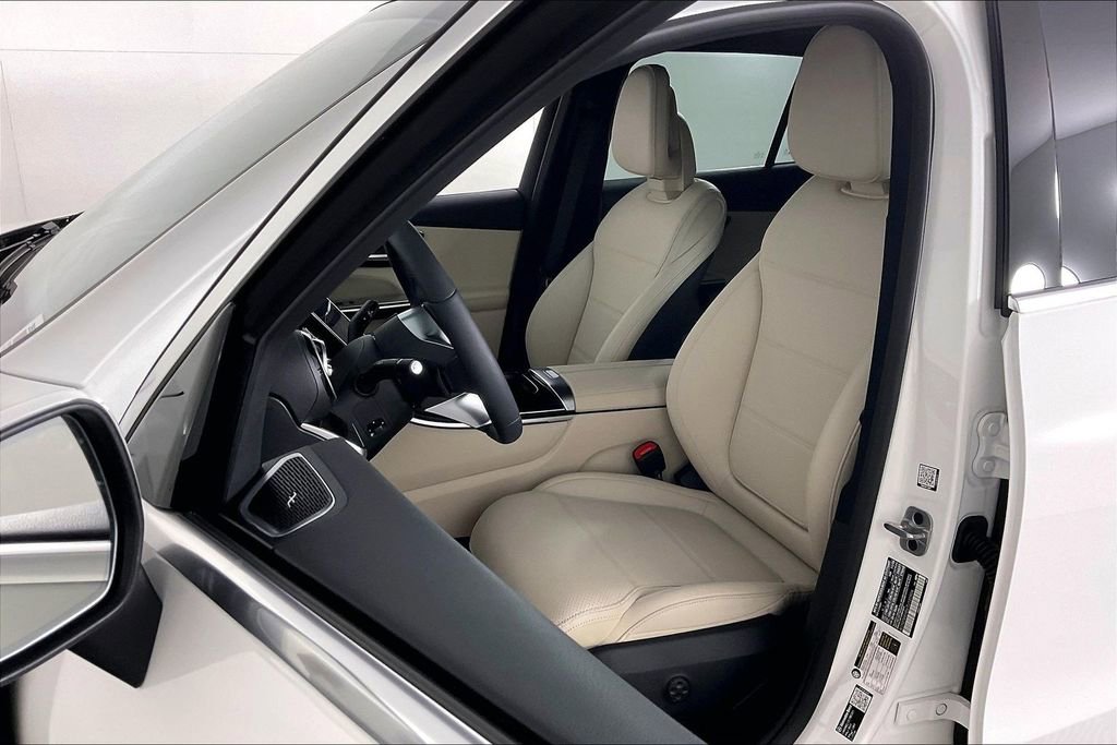 Used 2026 Mercedes-Benz GLC 300 4MATIC image 17