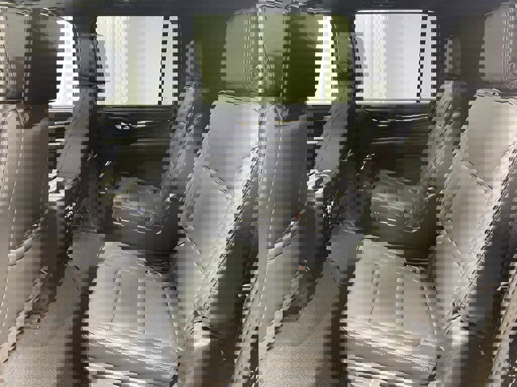 Used 2023 GMC Yukon XL Denali w/ Advanced Technology Package image 25