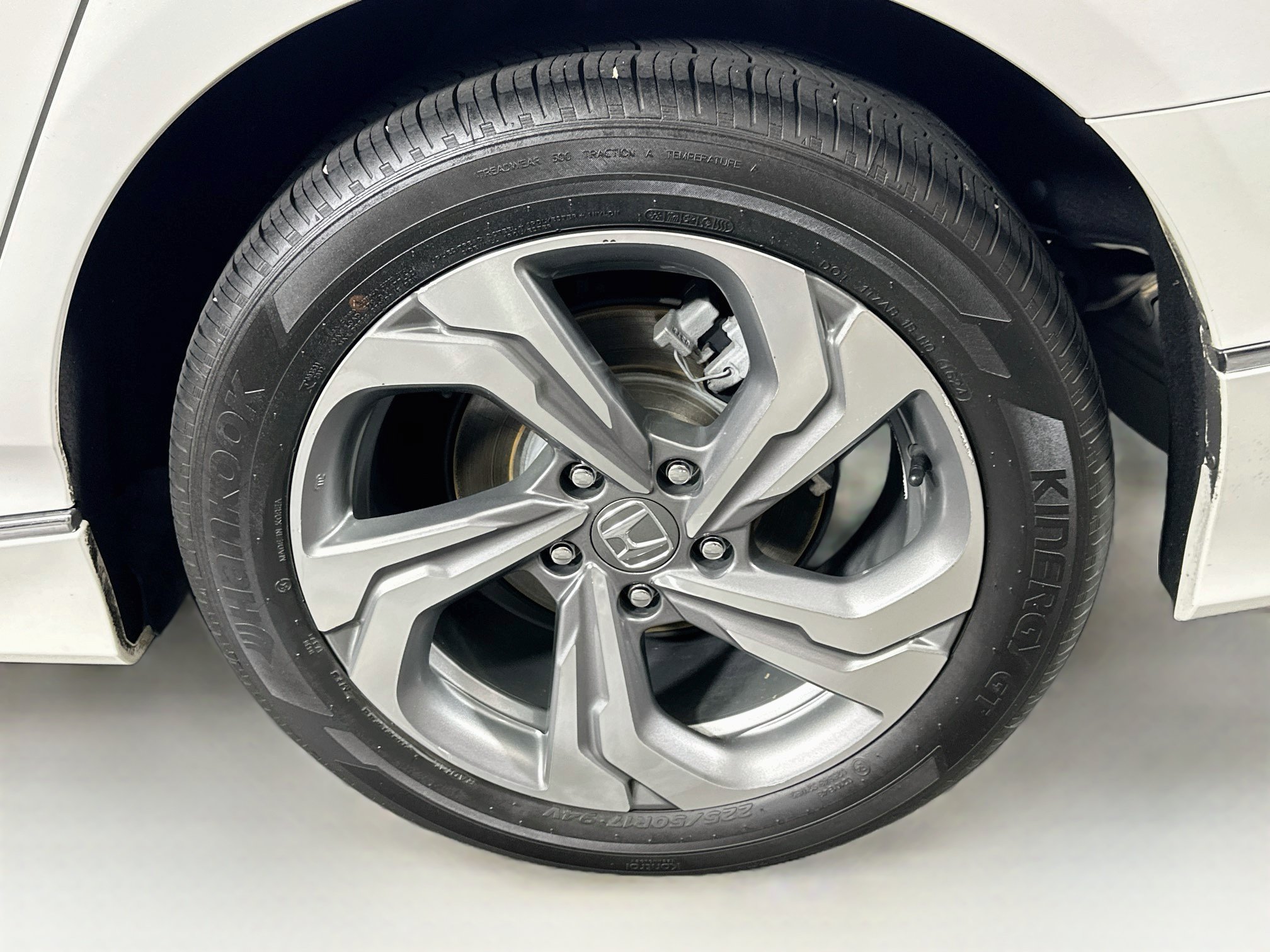 Used 2018 Honda Accord EX-L image 11