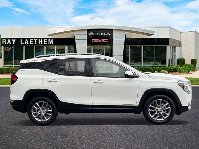 Used 2022 GMC Terrain SLT w/ Tech Package image 6