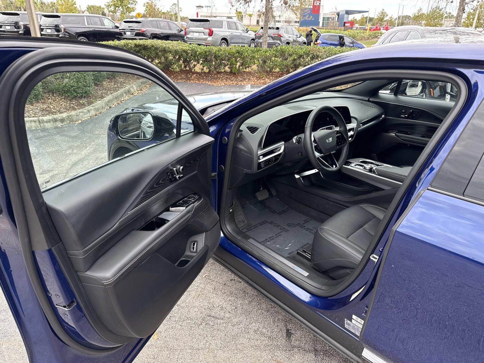 Used 2025 Cadillac Lyriq Sport image 18