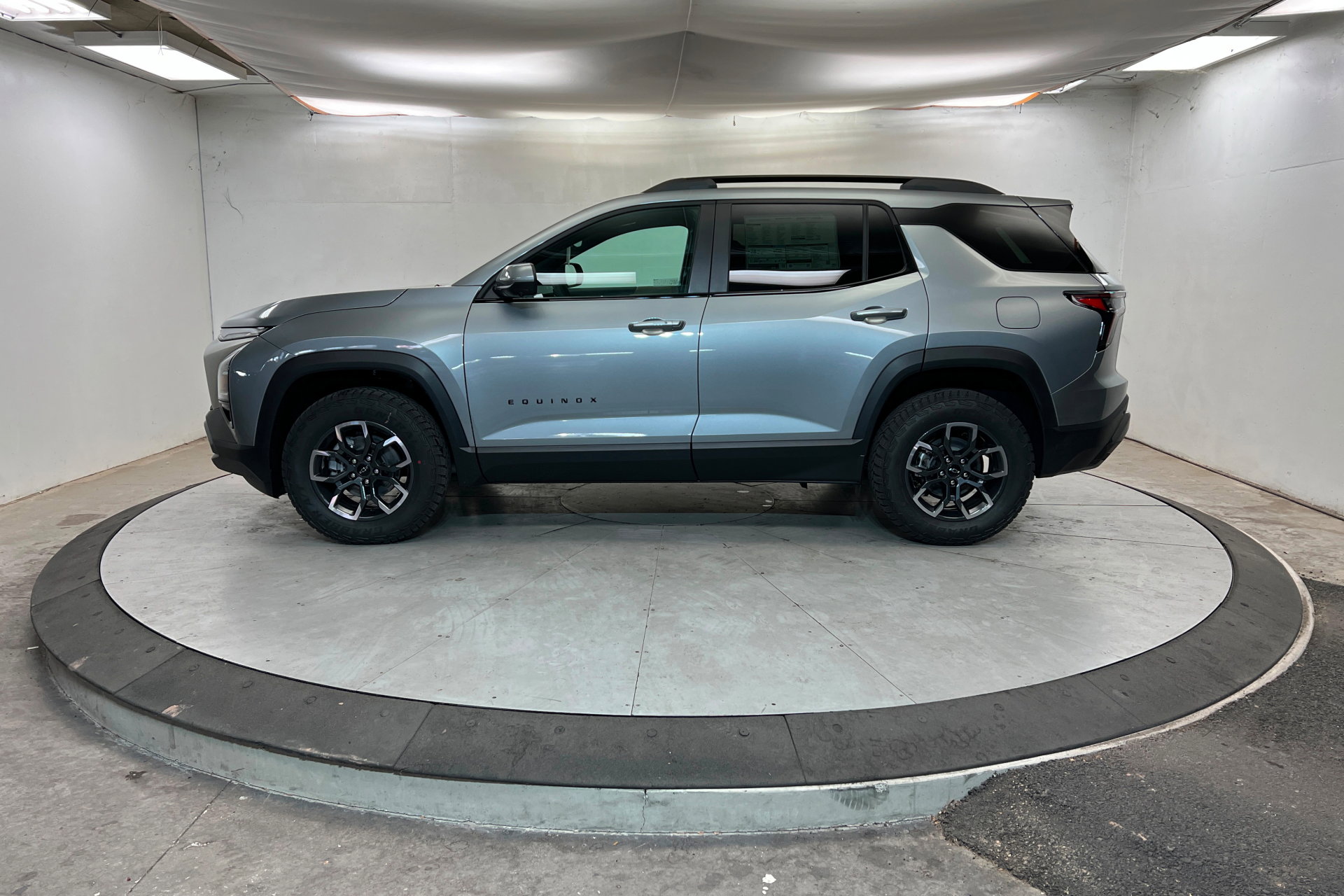 New 2026 Chevrolet Equinox ACTIV w/ Convenience Package III image 2