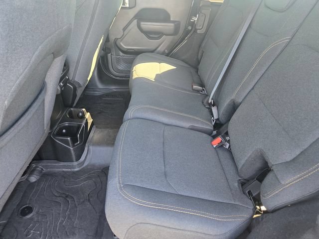 Used 2025 Jeep Wrangler Unlimited Sport AWD/4WD image 12