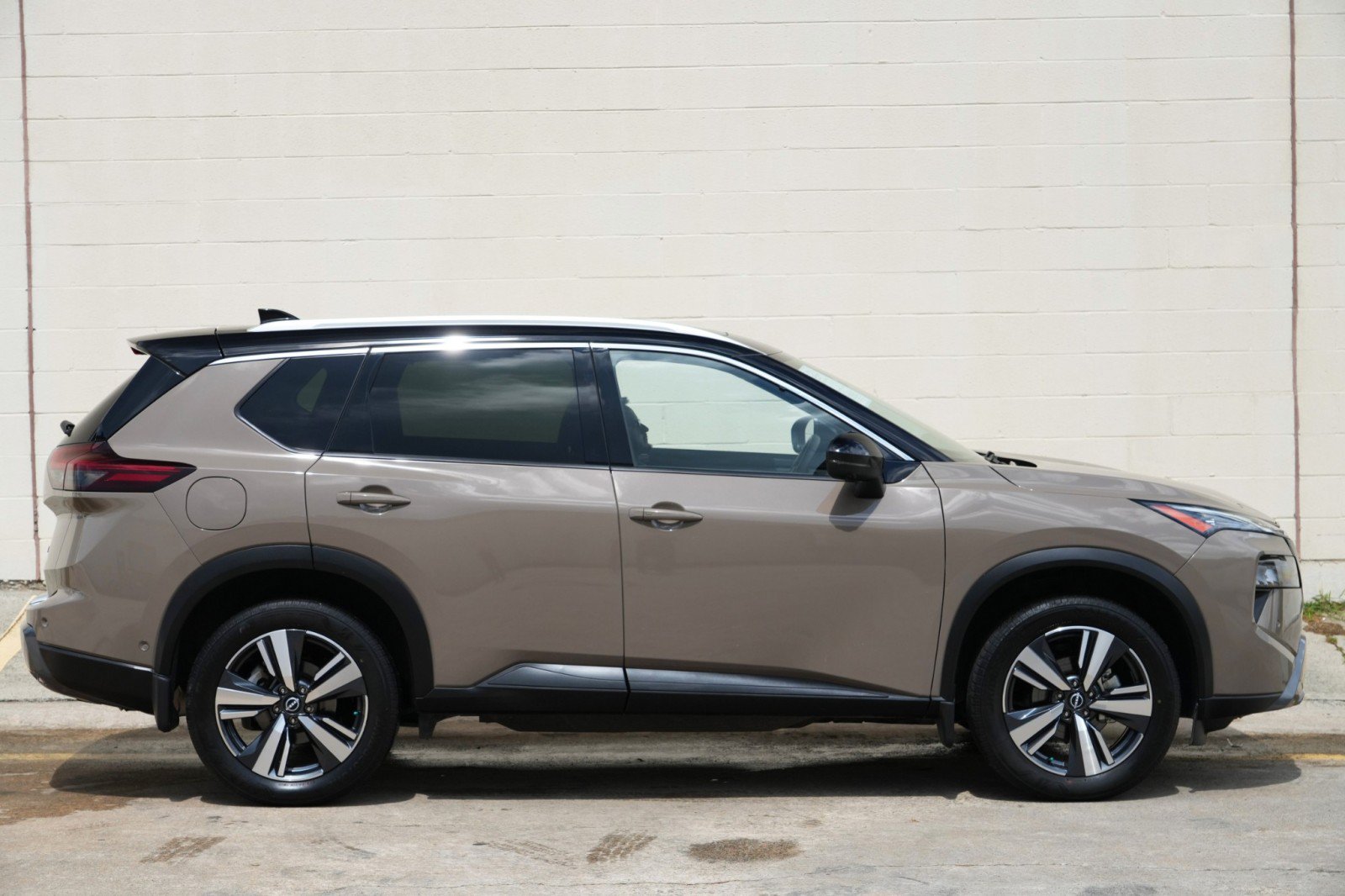 Used 2024 Nissan Rogue SL w/ SL Premium Package FWD image 53