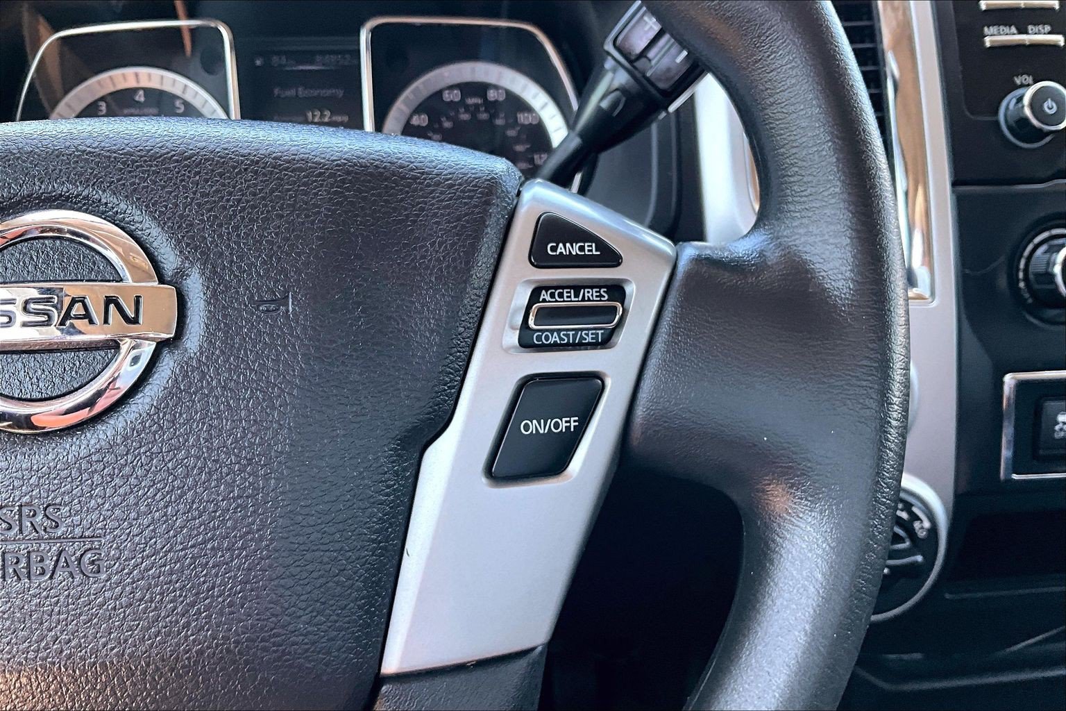 Used 2017 Nissan Titan SV AWD/4WD image 20