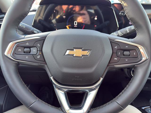 New 2026 Chevrolet Trax LT w/ Sunroof Package image 15