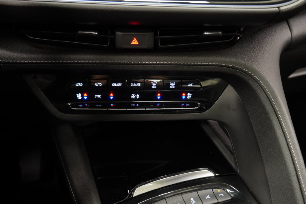Used 2023 Buick Envision Avenir AWD/4WD image 26