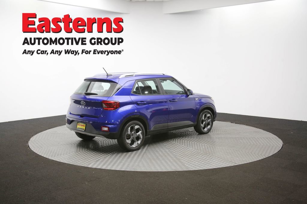 Used 2023 Hyundai Venue SEL image 36