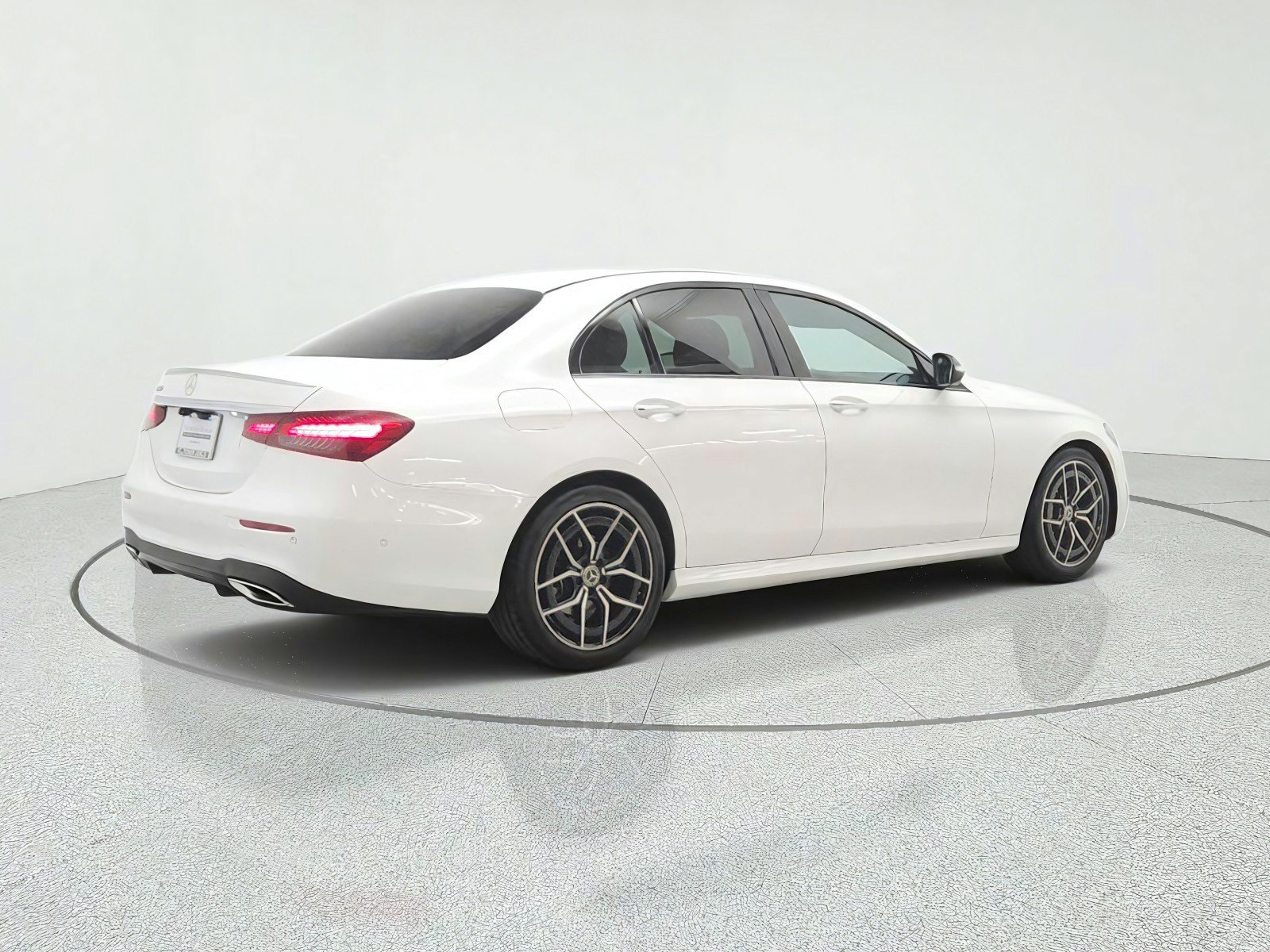 Used 2021 Mercedes-Benz E 350 Sedan image 5