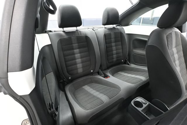 Used 2012 Volkswagen Beetle 2.0T FWD image 27