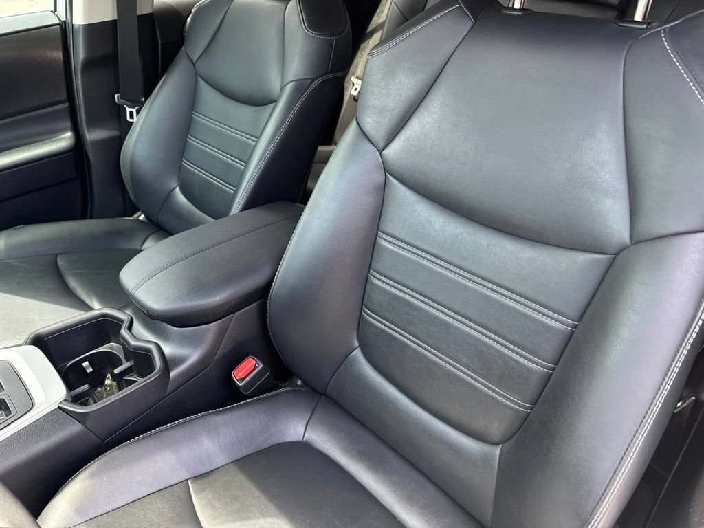 Used 2022 Toyota RAV4 XLE Premium AWD/4WD image 9