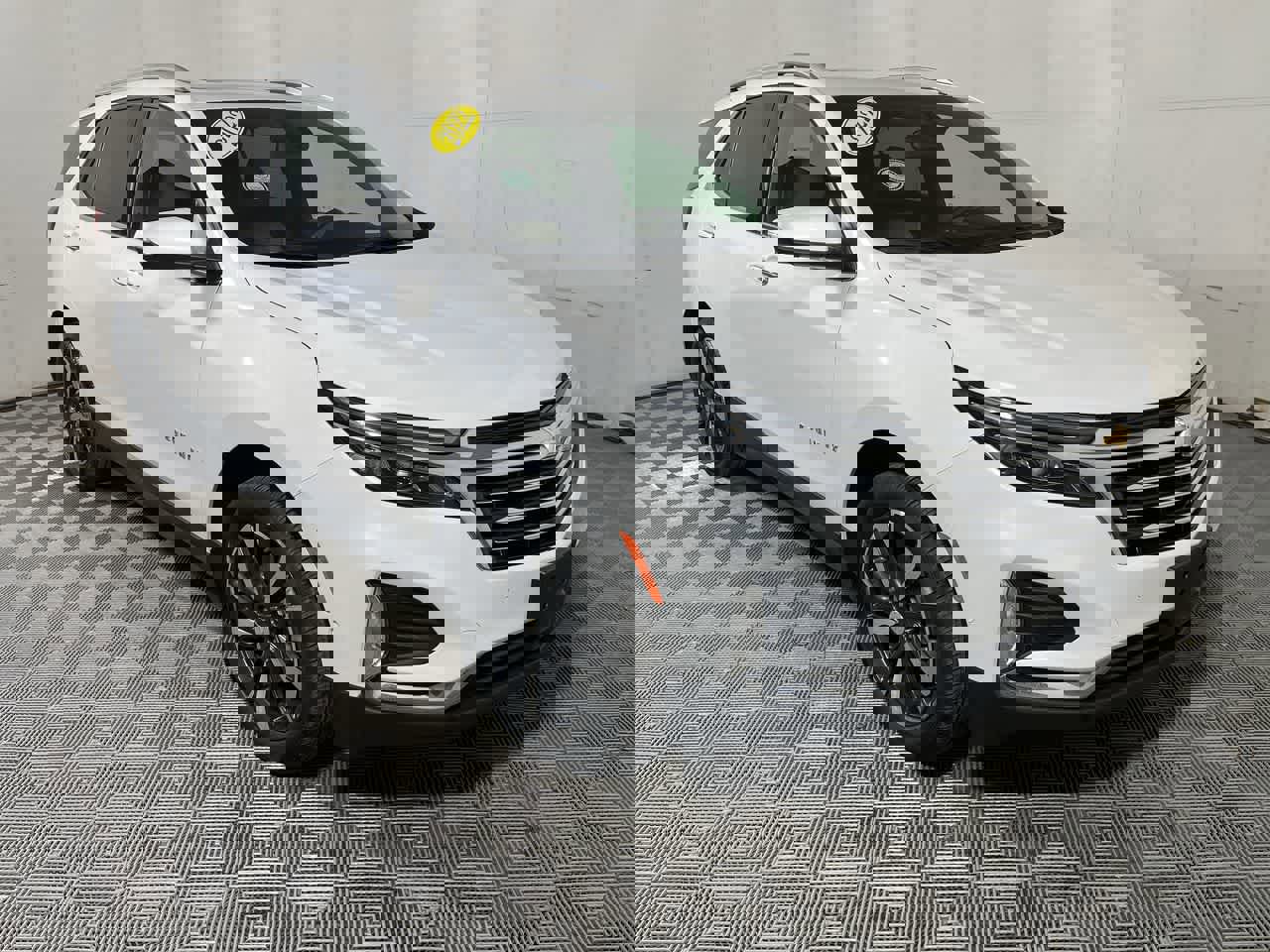 Used 2022 Chevrolet Equinox Premier image 2