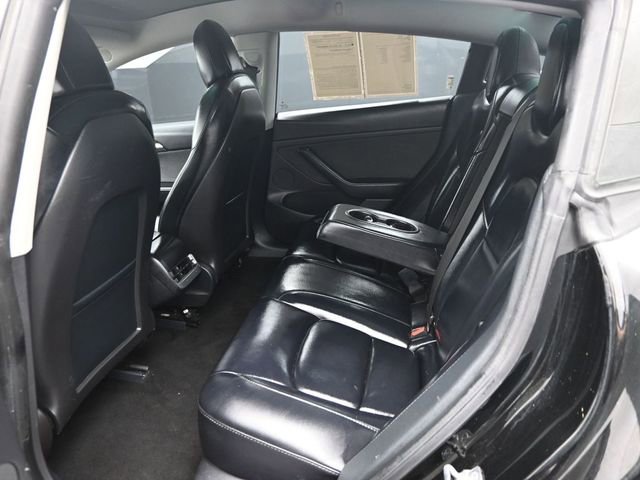 Used 2021 Tesla Model 3 Standard Range Plus image 9