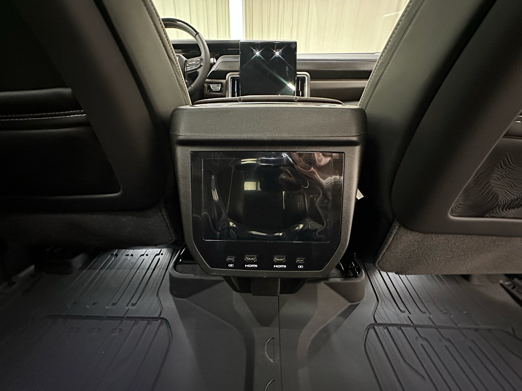 New 2026 GMC Yukon Denali Ultimate AWD/4WD image 19