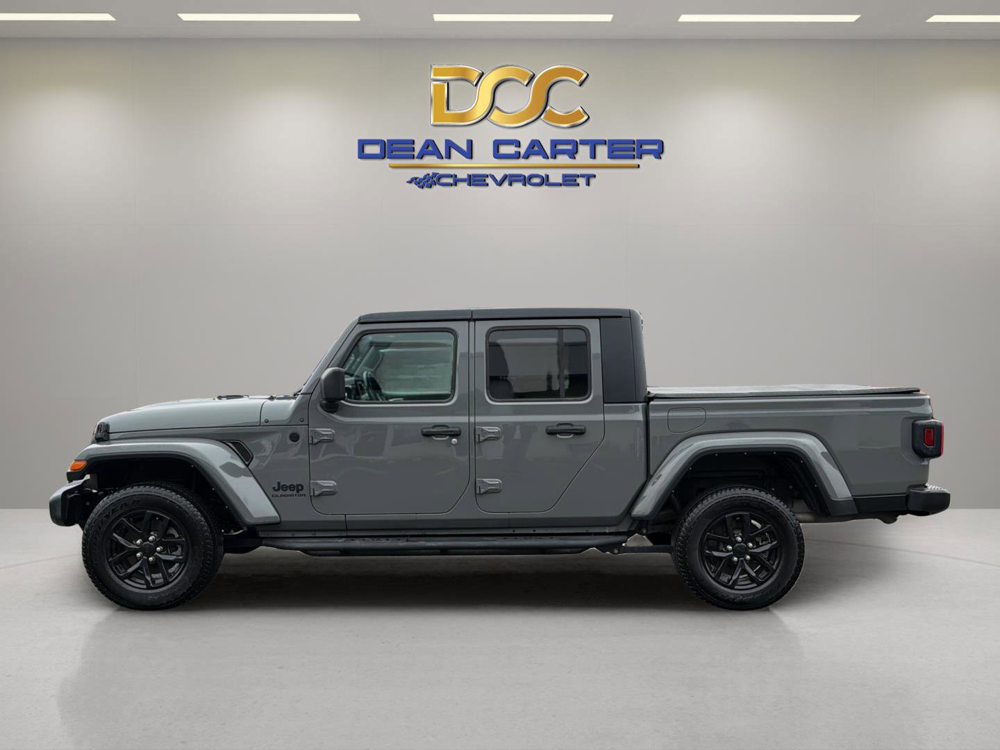 Used 2021 Jeep Gladiator Sport image 2