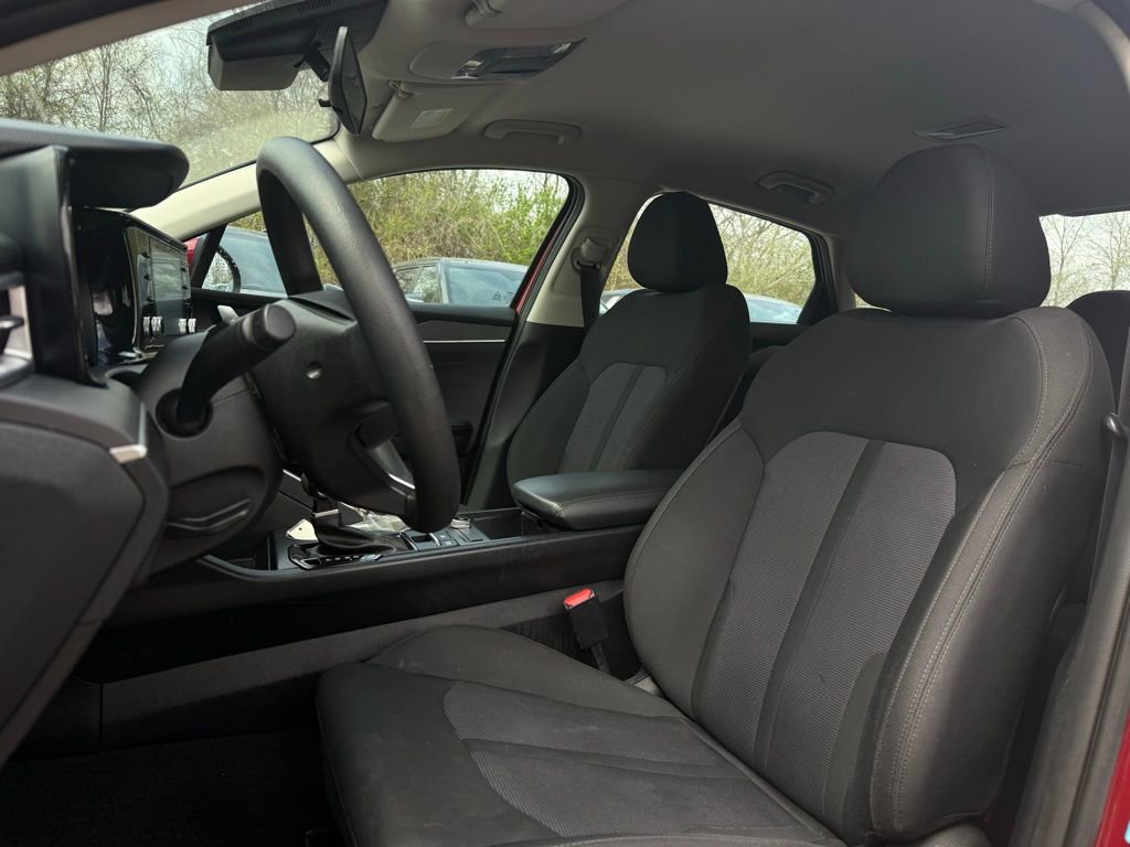 Used 2022 Kia K5 LXS image 9