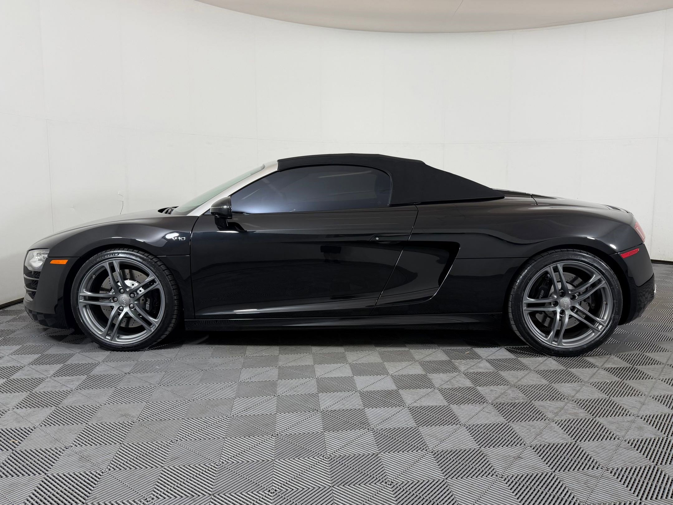 Used 2012 Audi R8 V10 AWD/4WD image 2