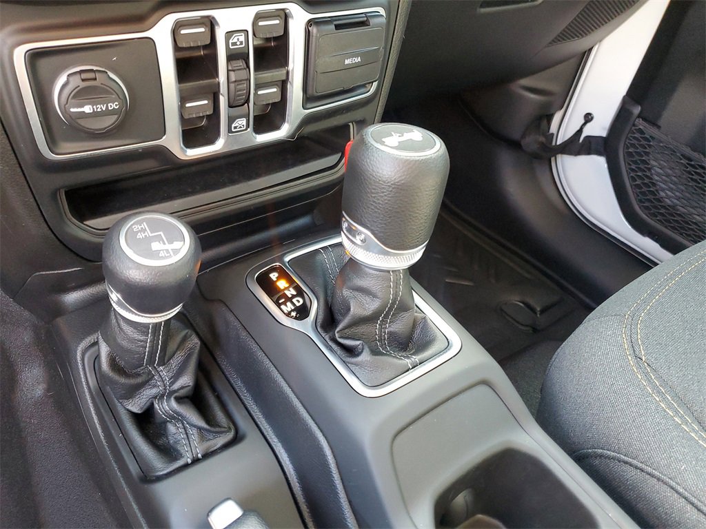 Used 2025 Jeep Wrangler Sport S image 28