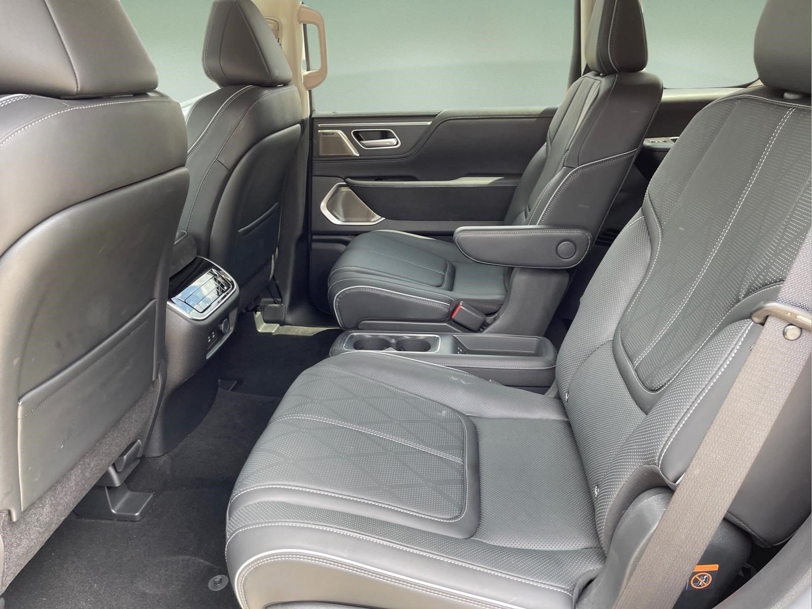 Used 2025 INFINITI QX80 Sensory AWD/4WD image 10