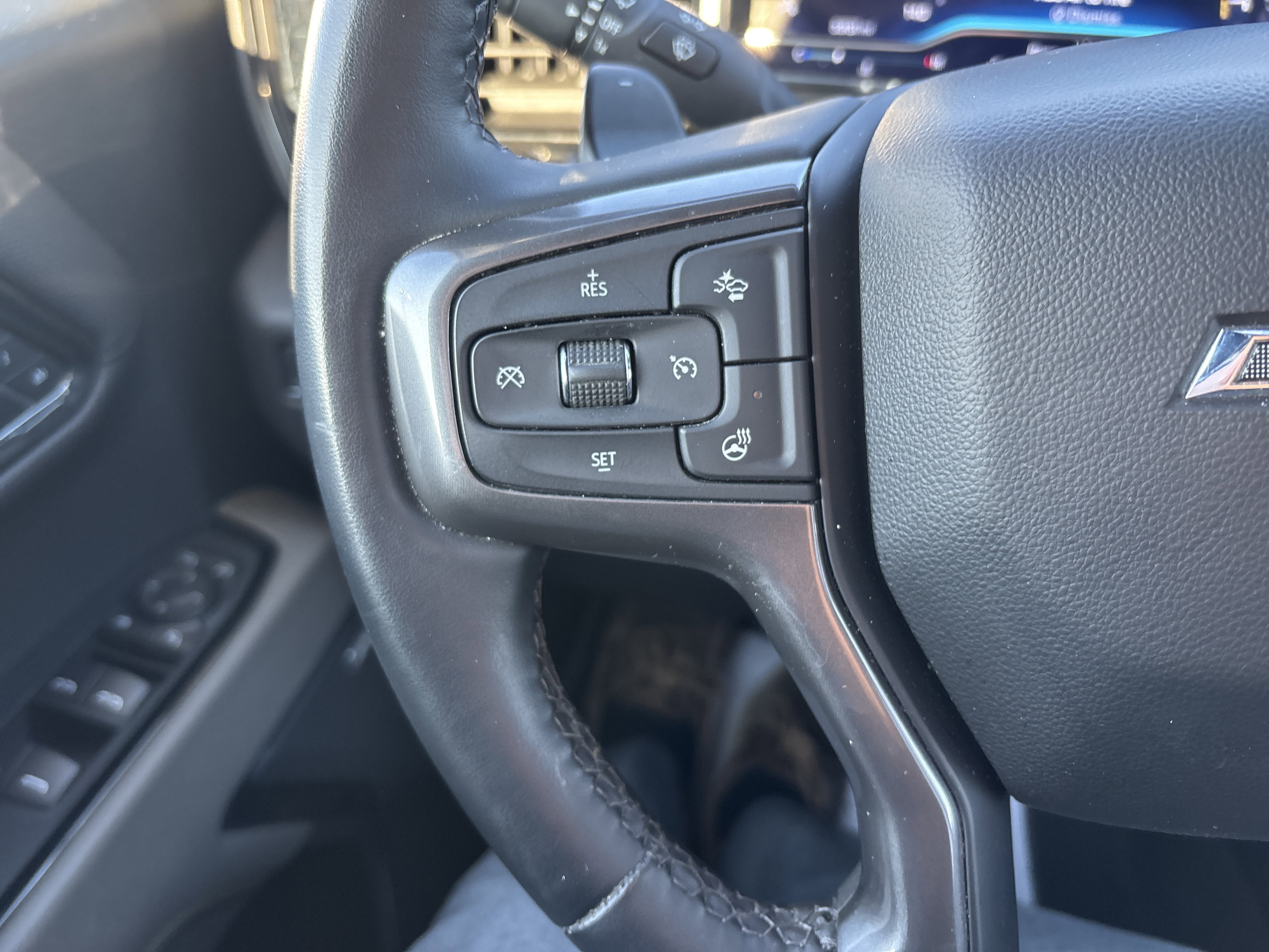 Used 2024 Chevrolet Silverado 1500 ZR2 w/ Technology Package image 18